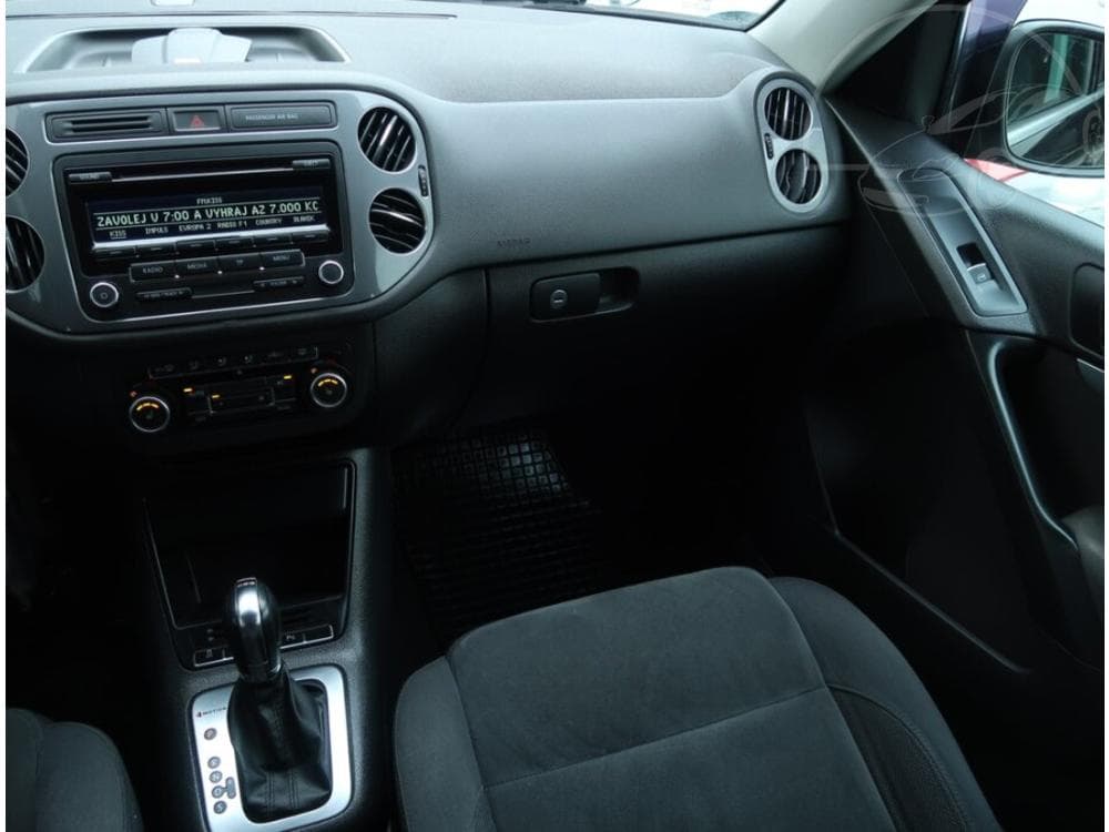2011 Volkswagen TIGUAN - 22