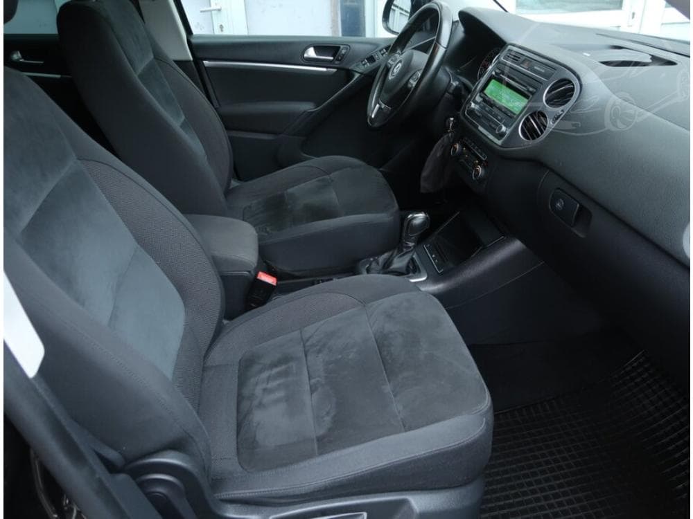 2011 Volkswagen TIGUAN - 25