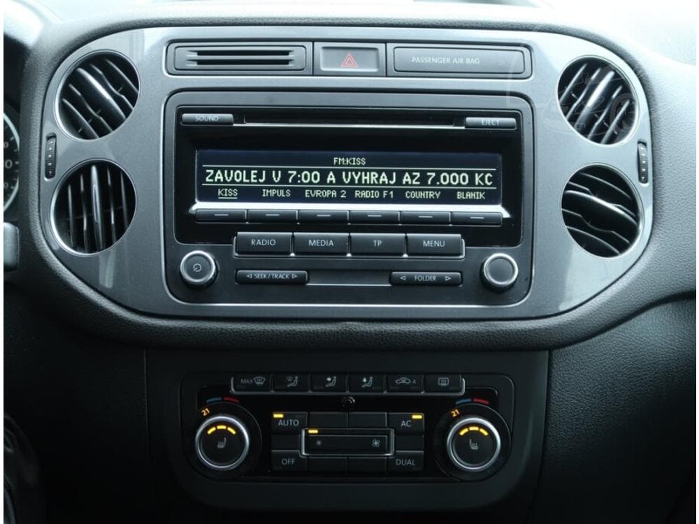 2011 Volkswagen TIGUAN - 34