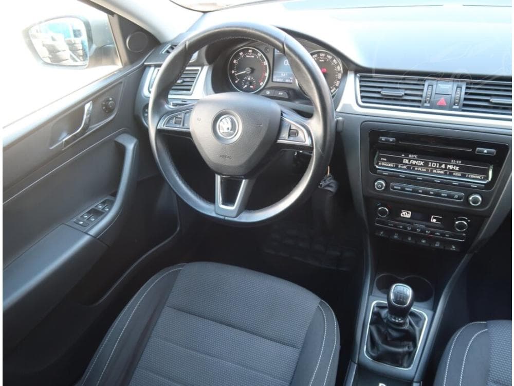 2014 Škoda RAPID - 13