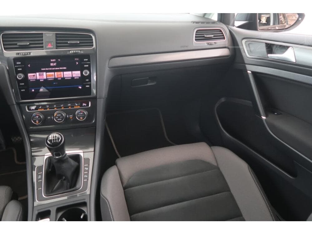 2017 Volkswagen GOLF - 29