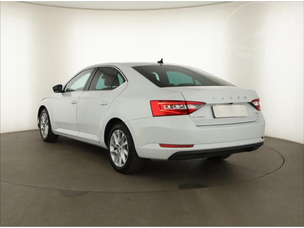 2021 Škoda SUPERB - 10