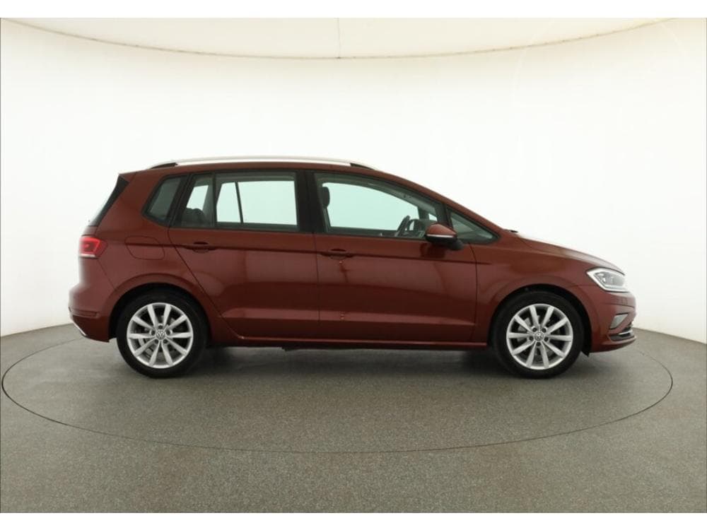 2019 Volkswagen GOLF - 16