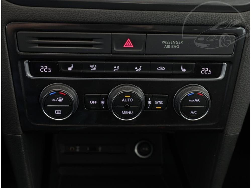 2019 Volkswagen GOLF - 34