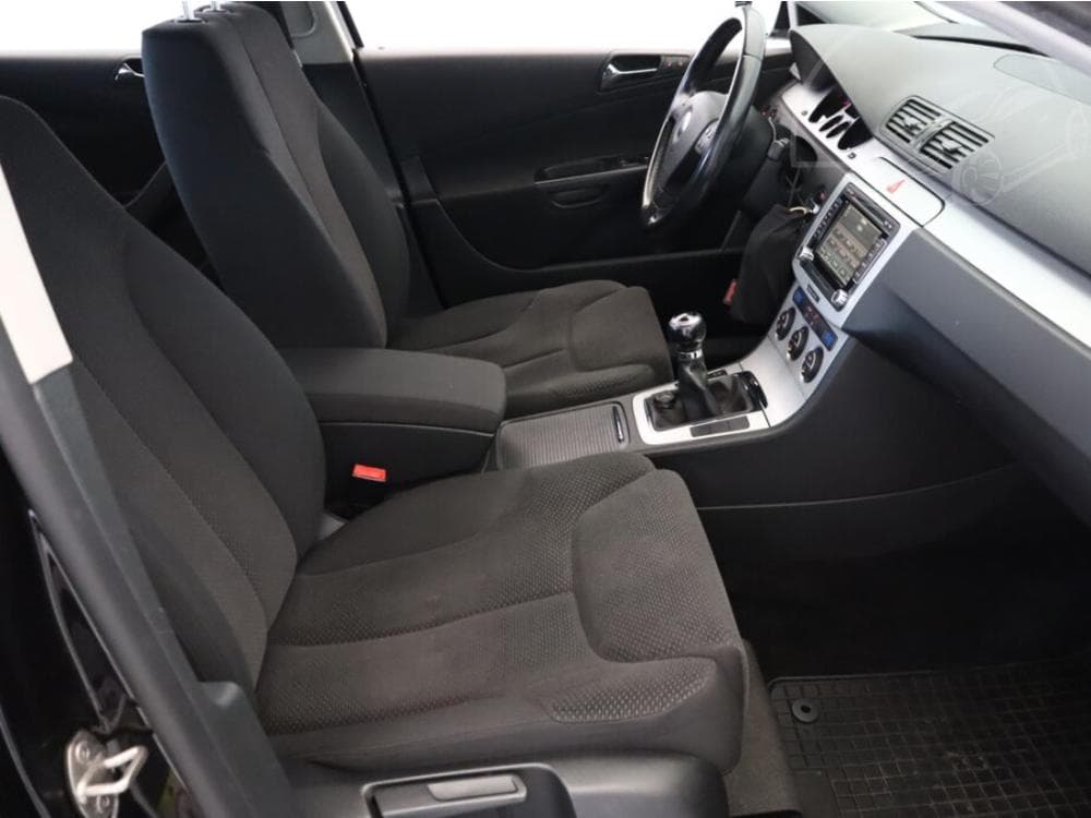 2008 Volkswagen PASSAT - 7