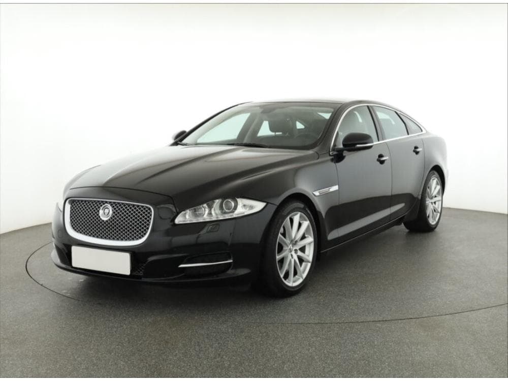 2013 Jaguar XJ - 5