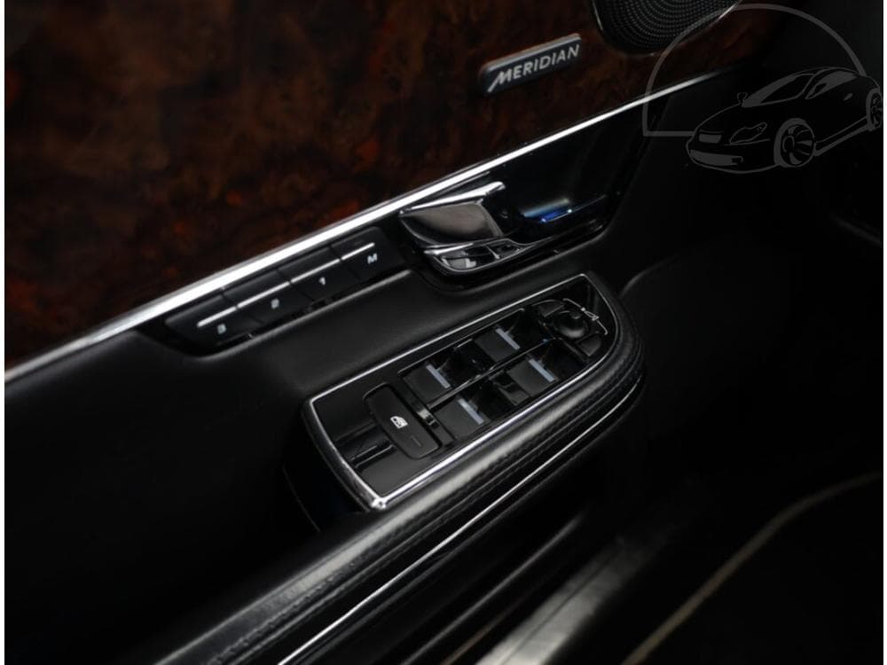 2013 Jaguar XJ - 57