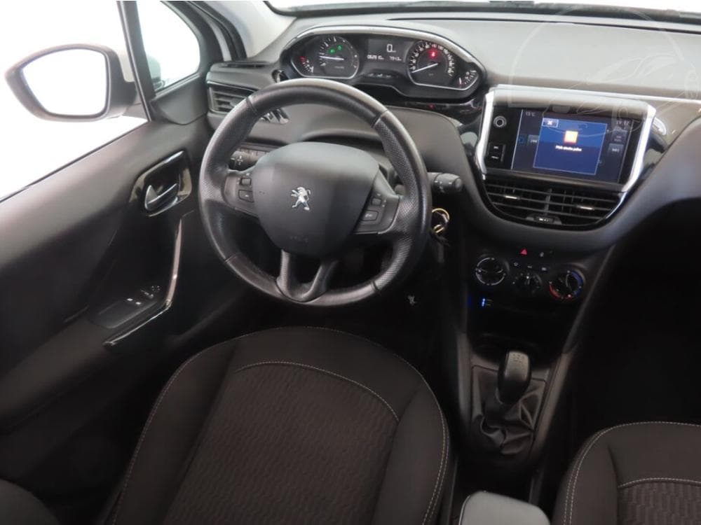 2017 Peugeot 208 - 7