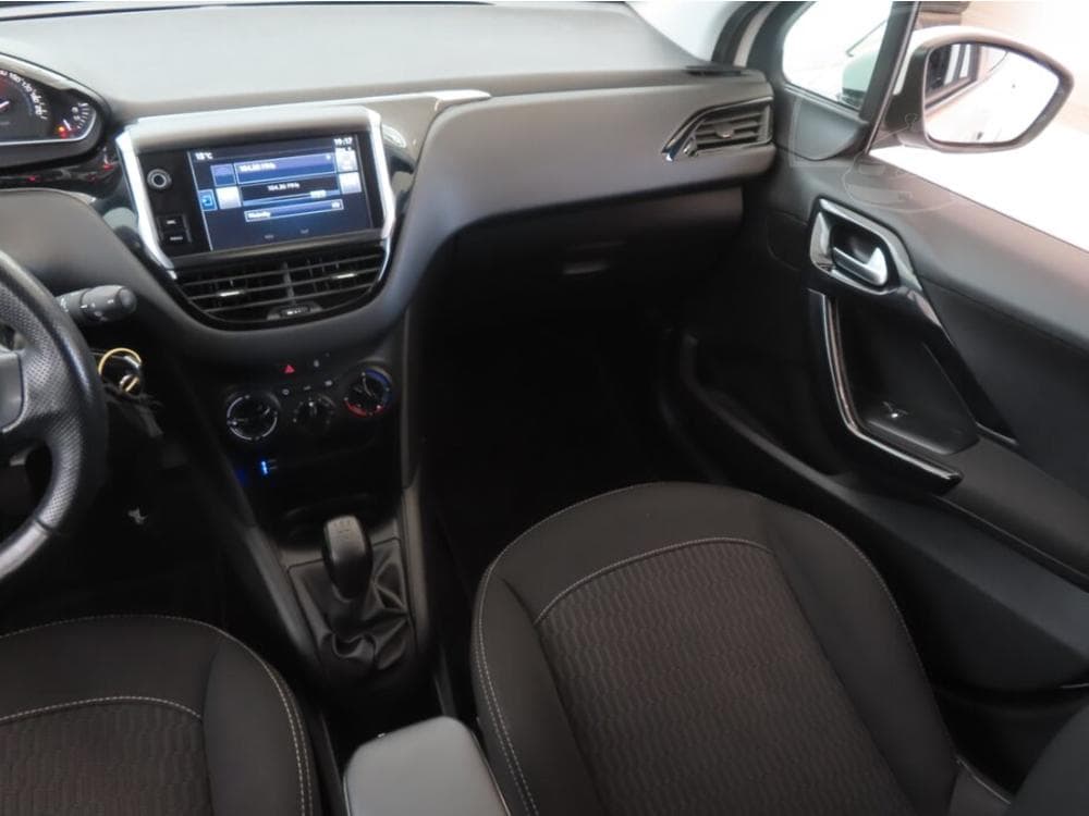 2017 Peugeot 208 - 8