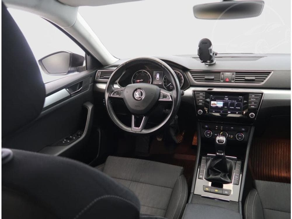 2015 Škoda SUPERB - 19