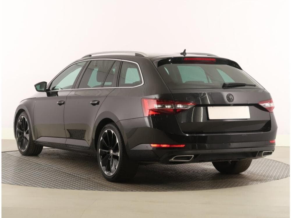 2015 Škoda SUPERB - 10