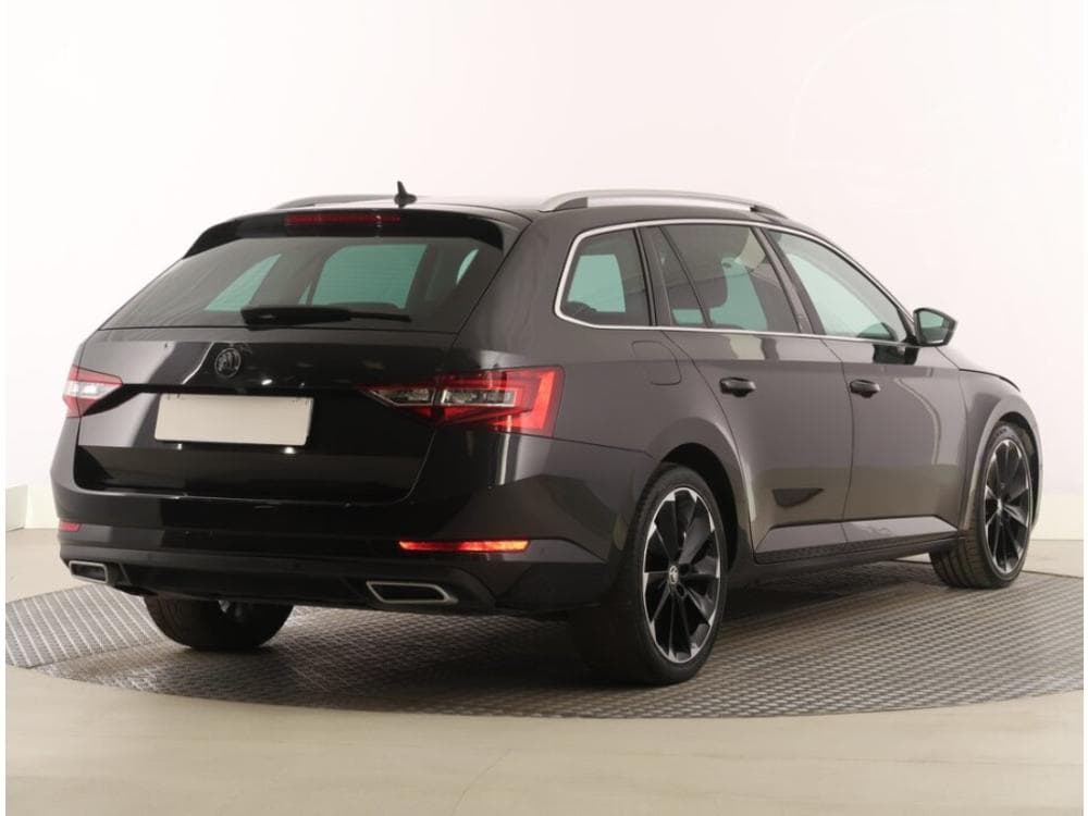 2015 Škoda SUPERB - 13