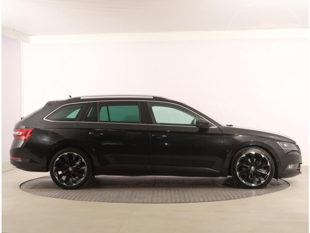 2015 Škoda SUPERB - 16