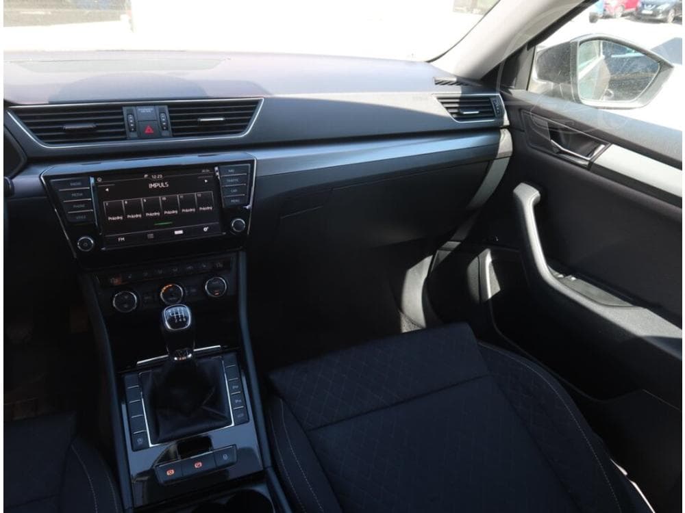 2015 Škoda SUPERB - 22
