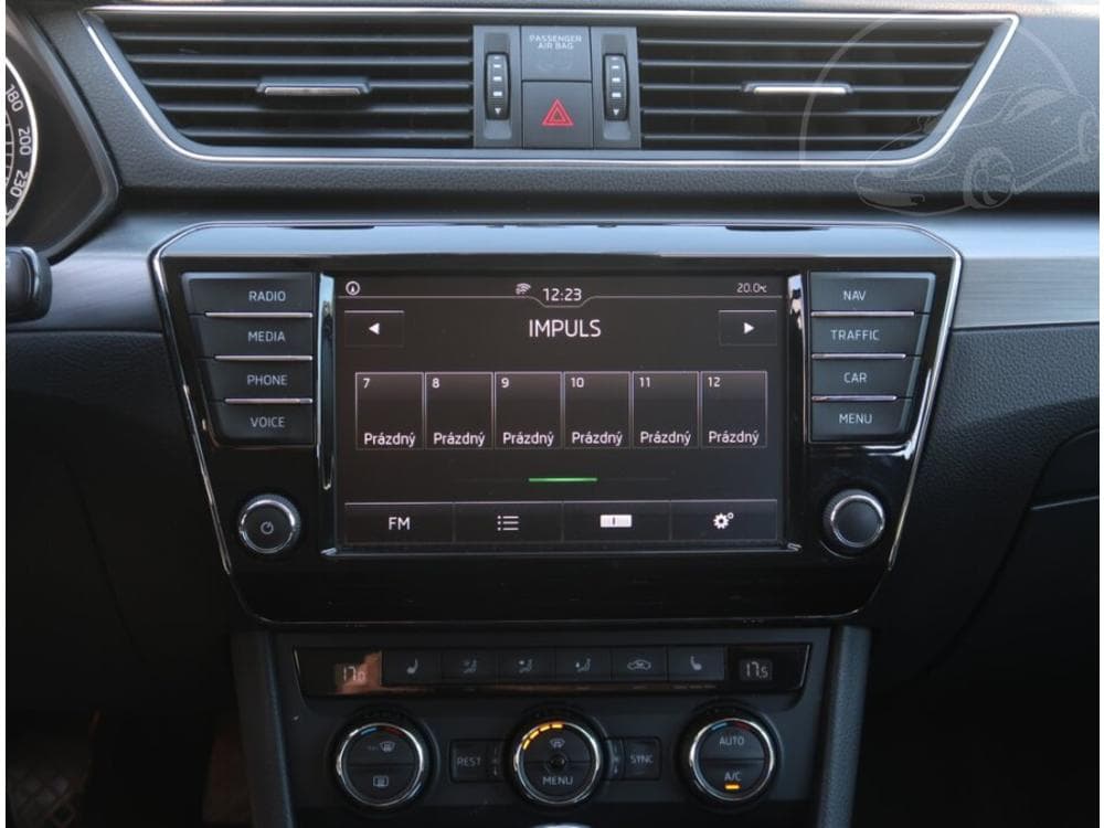 2015 Škoda SUPERB - 34