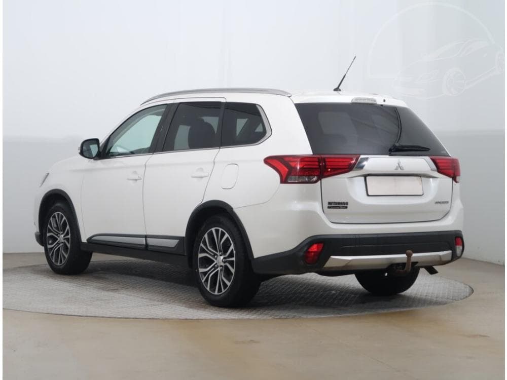 2016 Mitsubishi OUTLANDER - 7
