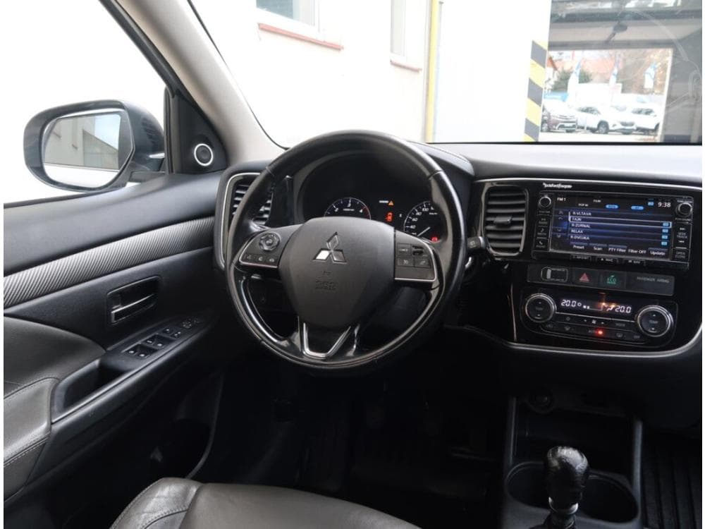 2016 Mitsubishi OUTLANDER - 13