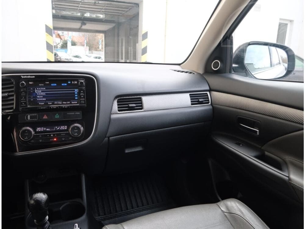 2016 Mitsubishi OUTLANDER - 15