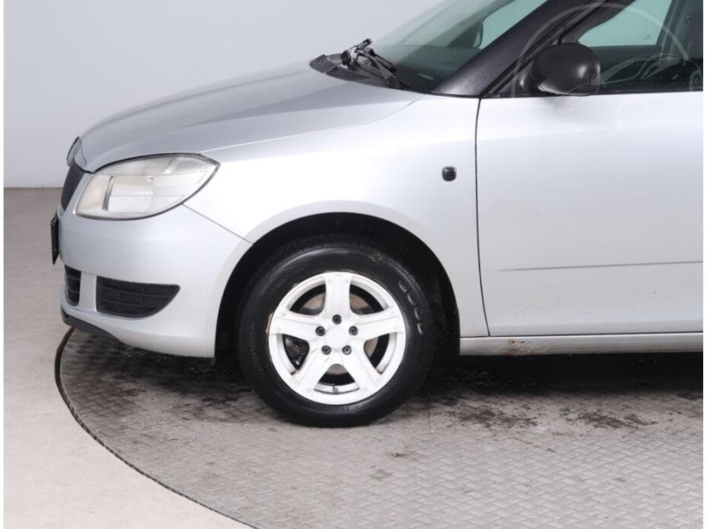 2010 Škoda FABIA - 14