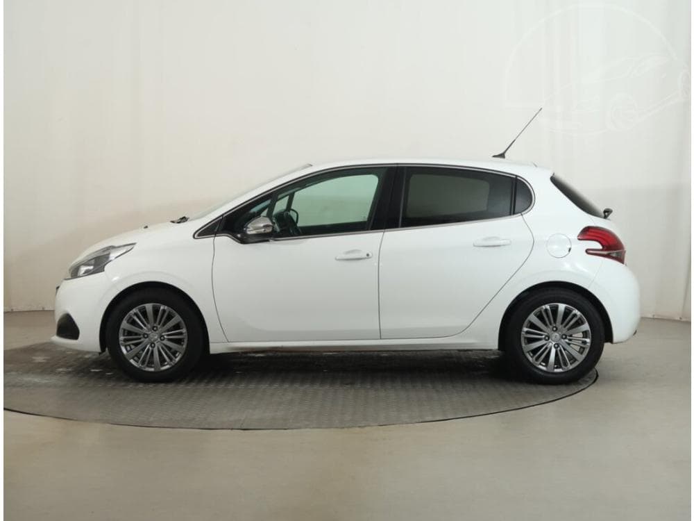 2017 Peugeot 208 - 5