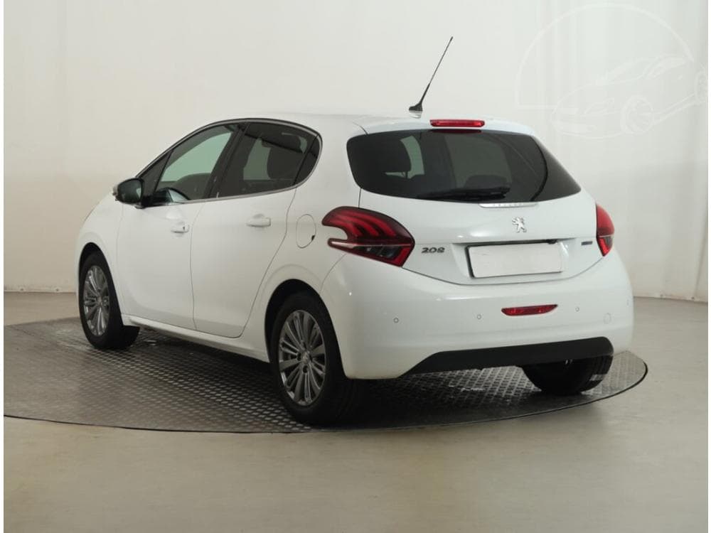 2017 Peugeot 208 - 7