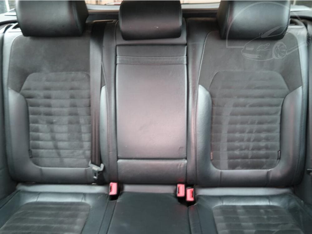 2011 Volkswagen PASSAT - 19