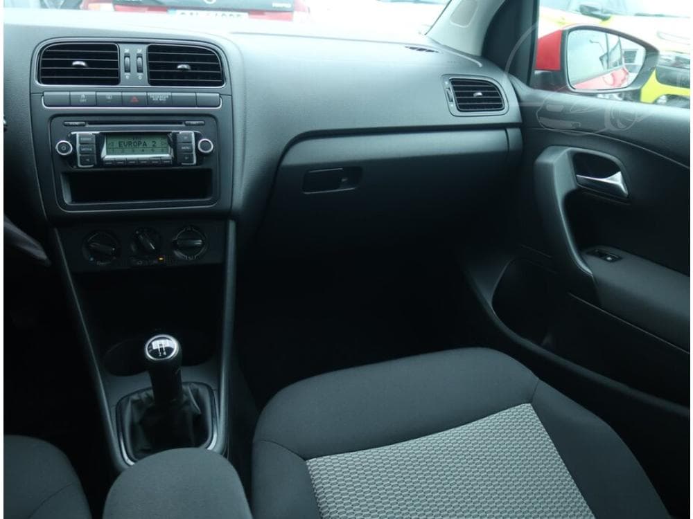 2010 Volkswagen POLO - 8