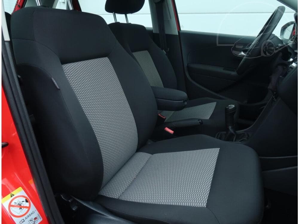 2010 Volkswagen POLO - 9