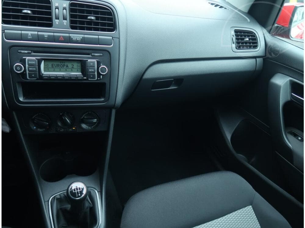 2010 Volkswagen POLO - 12