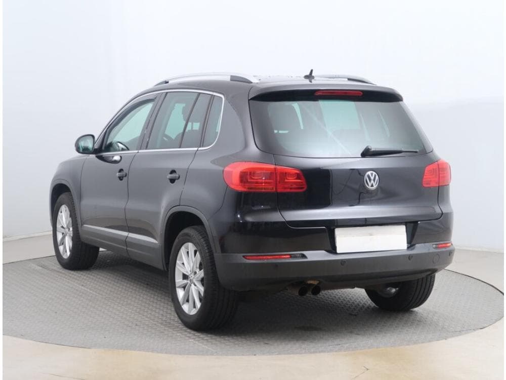 2012 Volkswagen TIGUAN - 10
