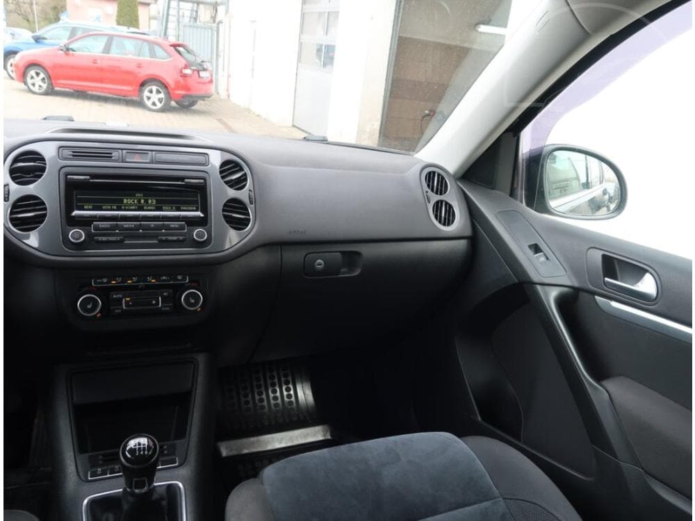2012 Volkswagen TIGUAN - 22