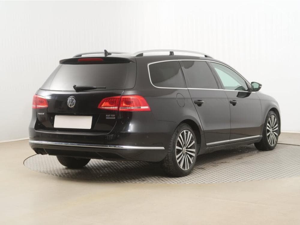 2012 Volkswagen PASSAT - 5