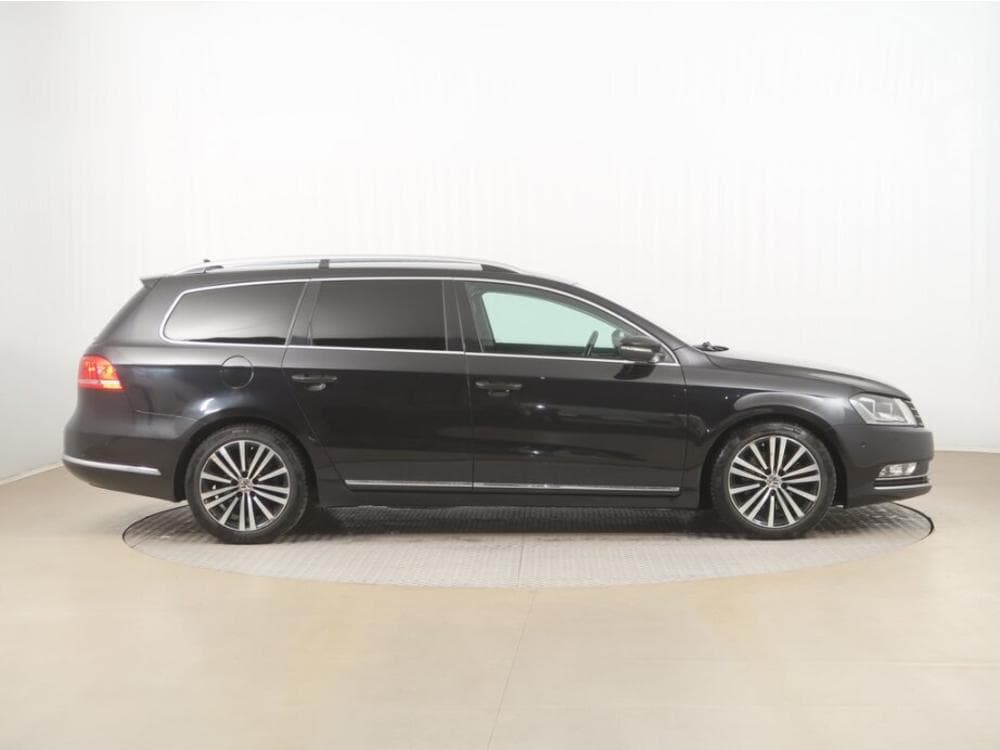 2012 Volkswagen PASSAT - 6