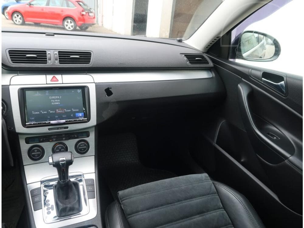 2008 Volkswagen PASSAT - 8