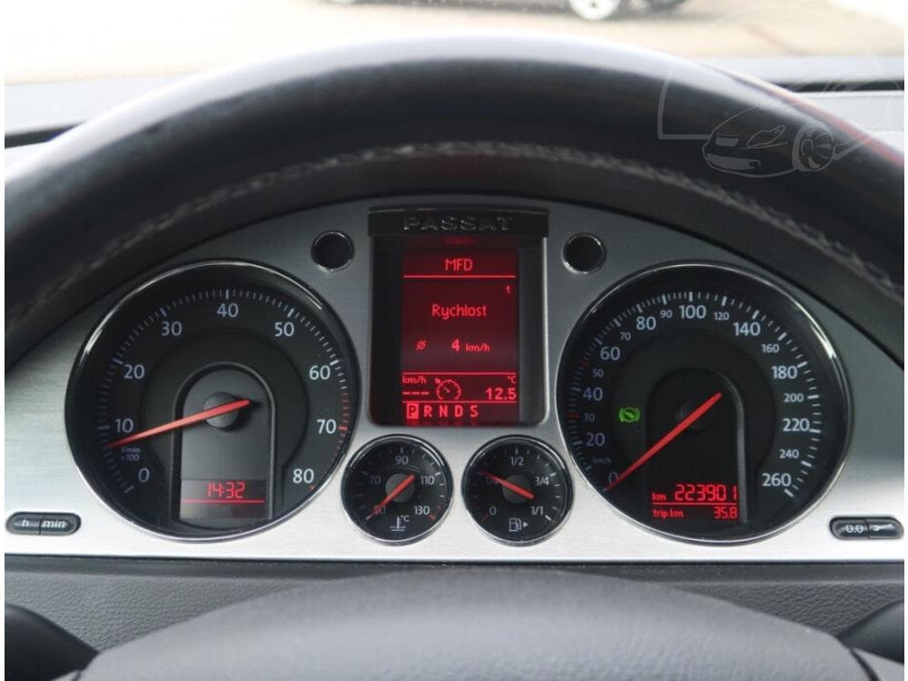 2008 Volkswagen PASSAT - 11