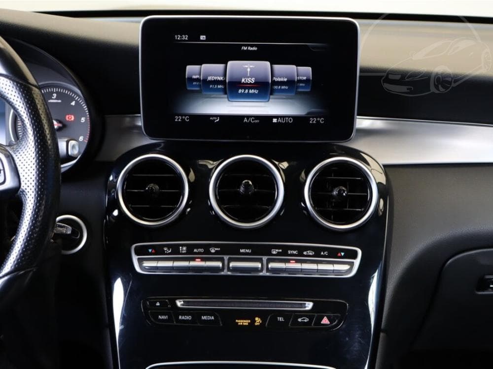 2016 Mercedes-Benz GLC - 19
