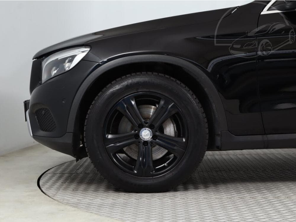 2016 Mercedes-Benz GLC - 25