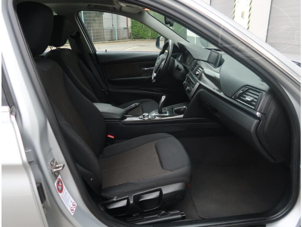 2013 BMW 3-SERIES - 25