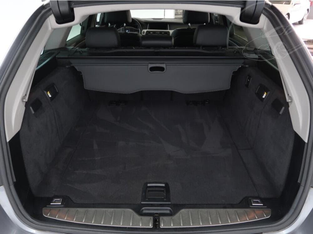 2015 BMW 5-SERIES - 40