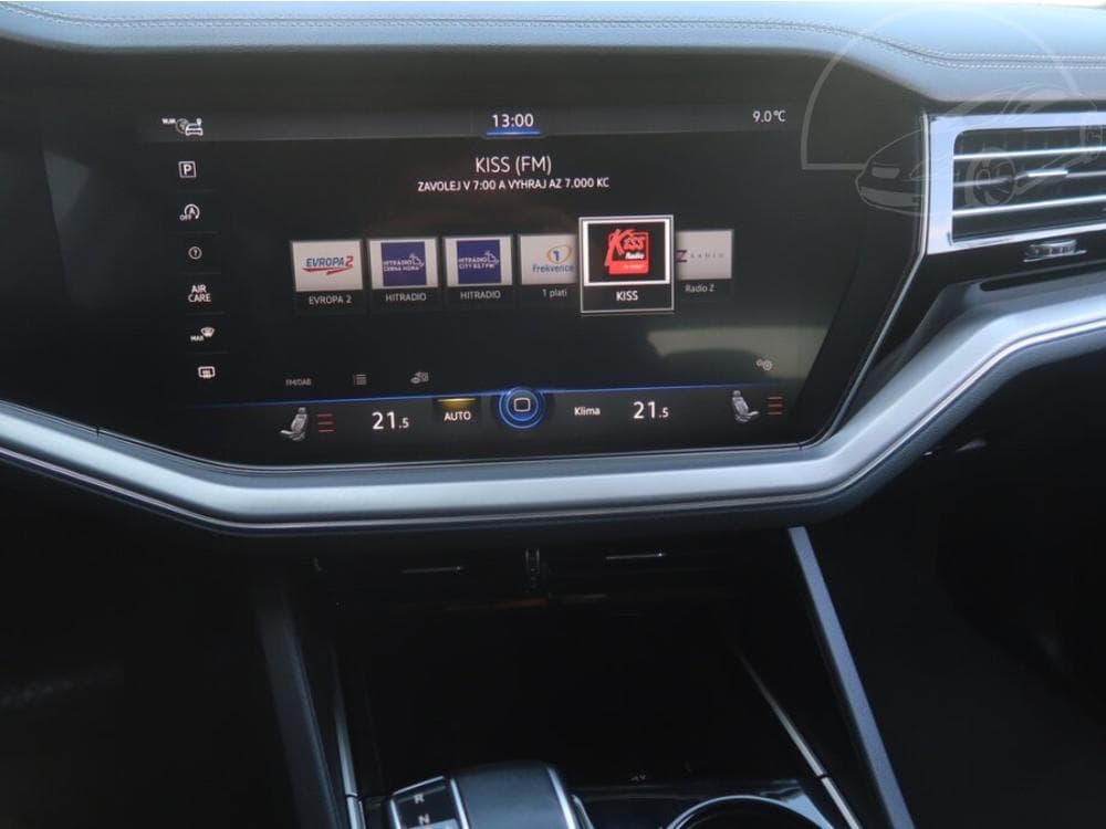 2020 Volkswagen TOUAREG - 23