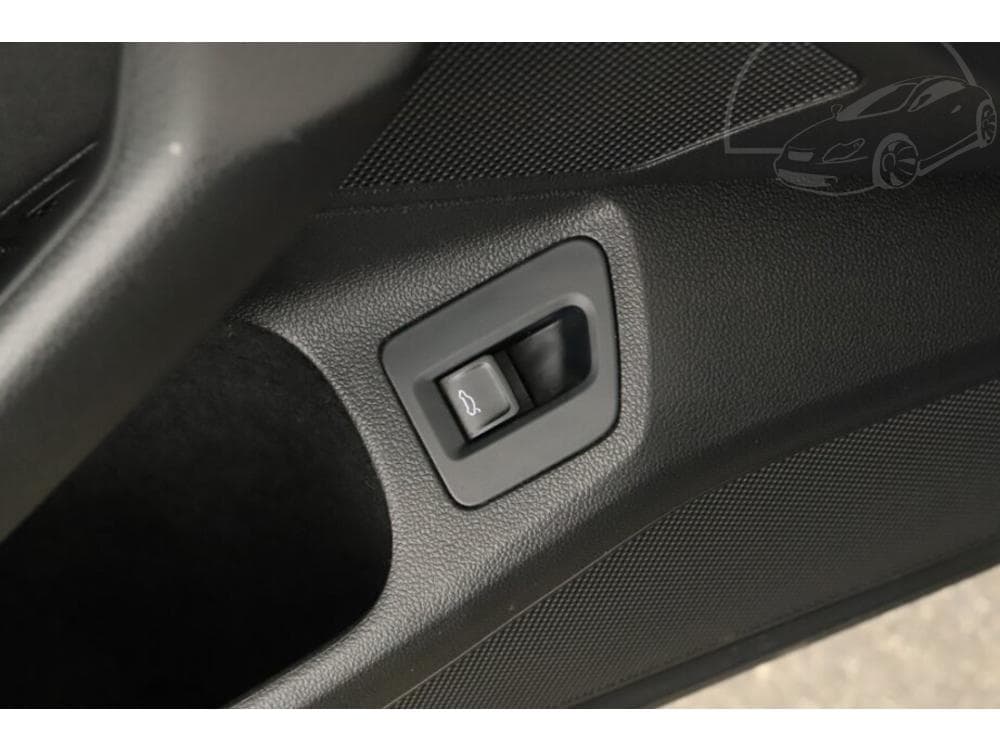 2018 Volkswagen PASSAT - 27