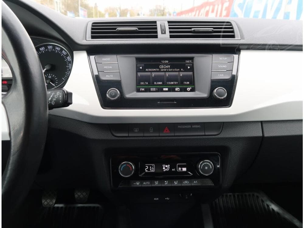 2016 Škoda FABIA - 23