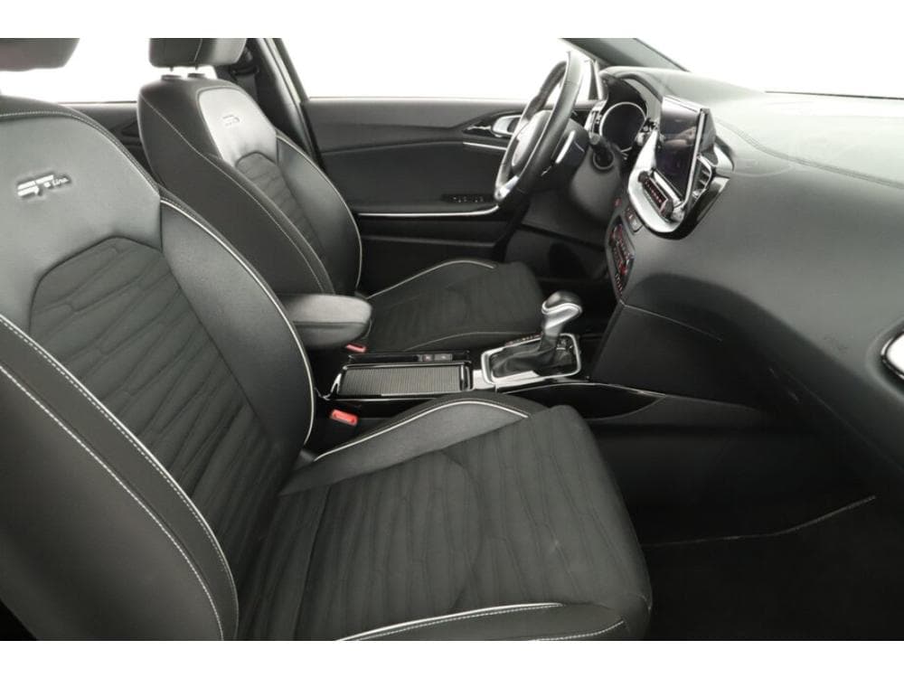 2024 Kia XCEED - 19