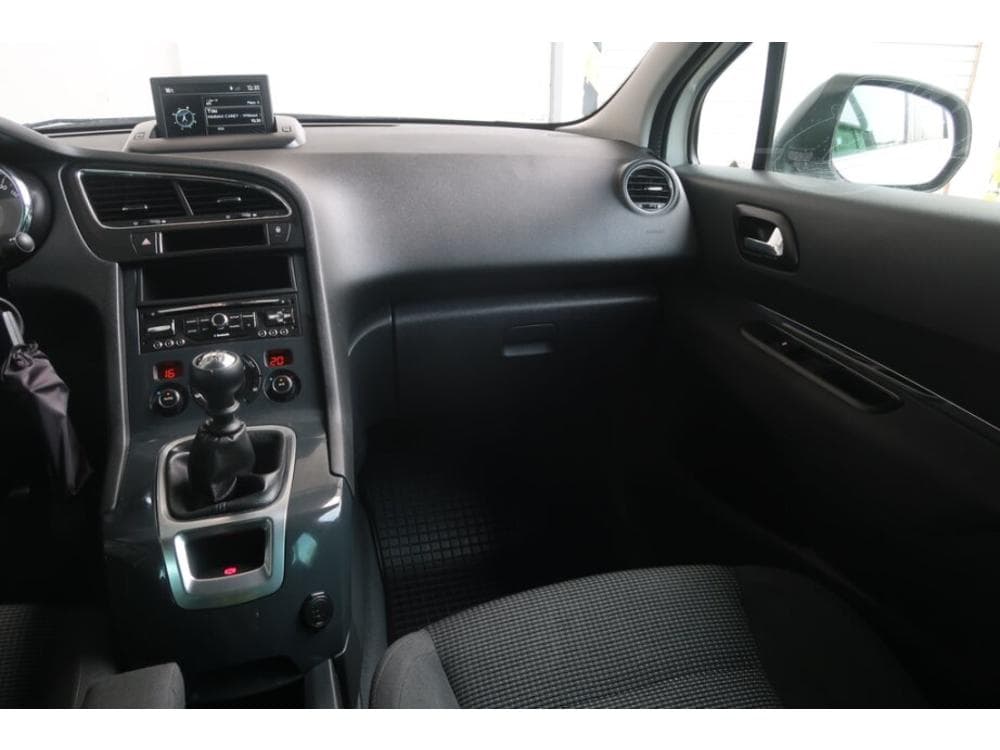 2015 Peugeot 5008 - 8
