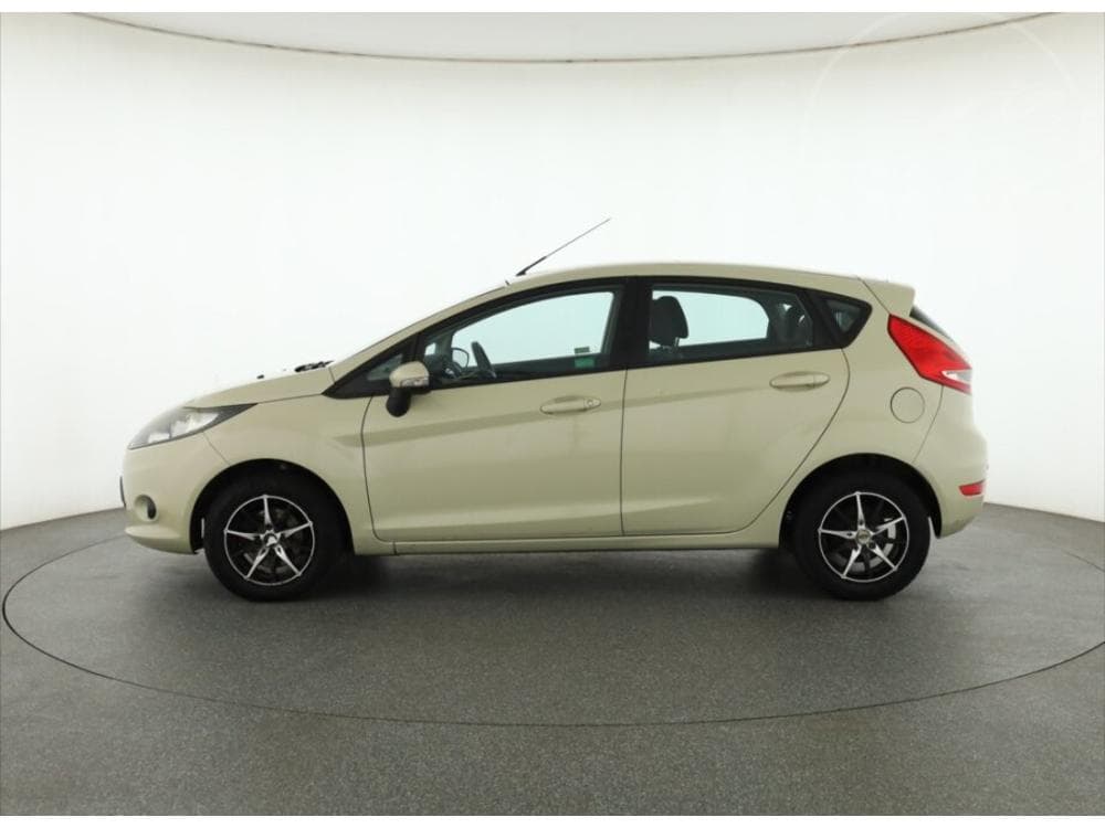 2010 Ford FIESTA - 3