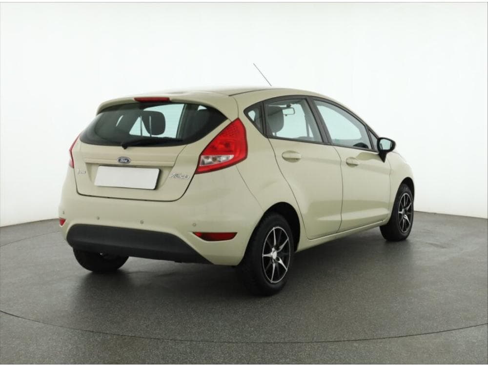2010 Ford FIESTA - 5