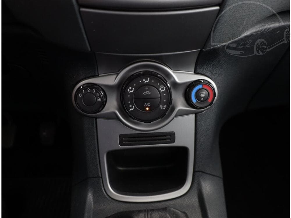 2010 Ford FIESTA - 10