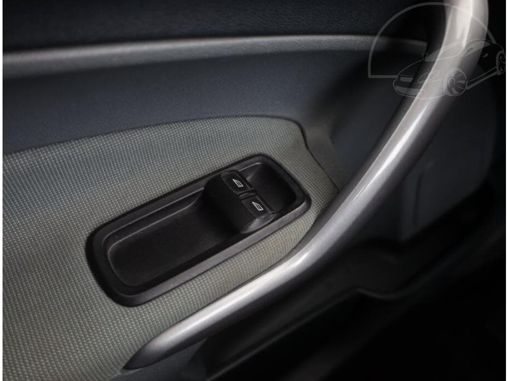 2010 Ford FIESTA - 13