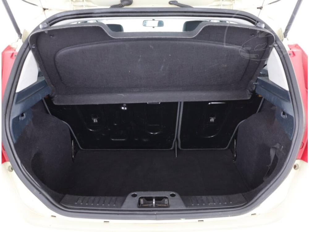 2010 Ford FIESTA - 14