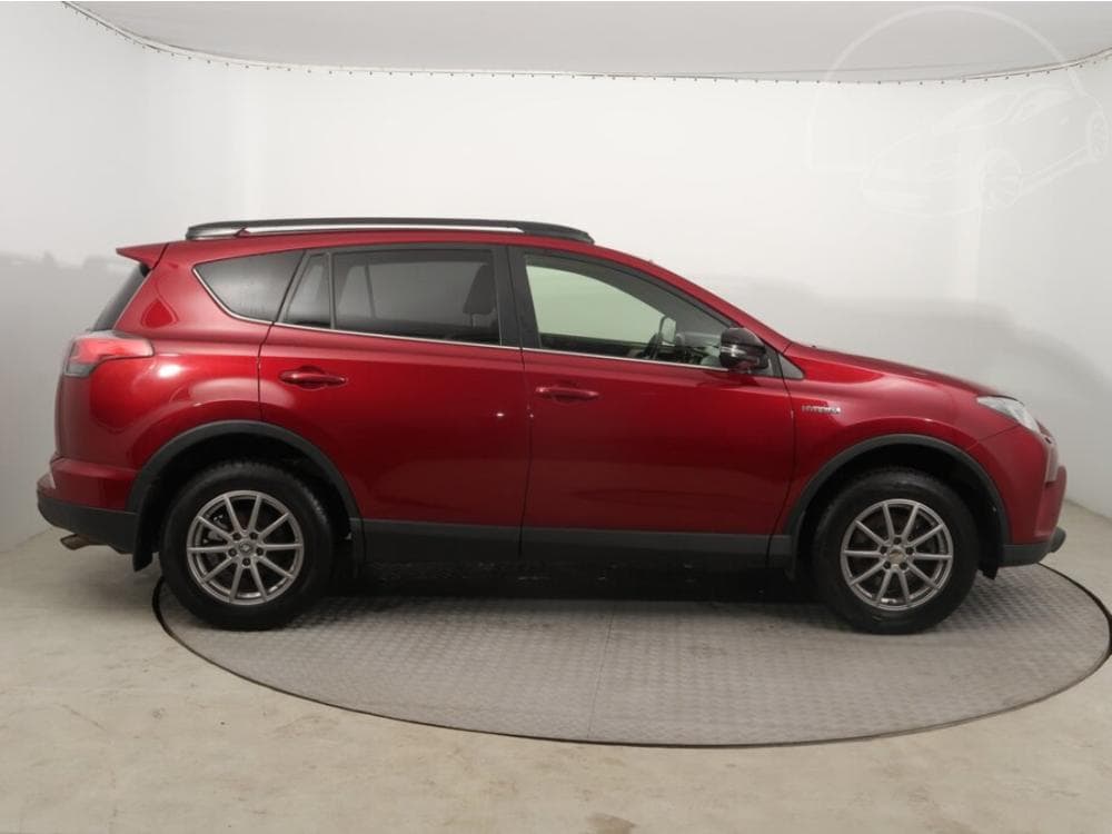 2018 Toyota RAV4 - 11